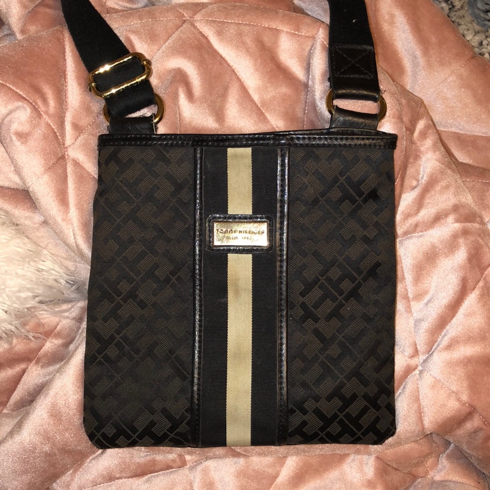 Tommy hilfiger purse